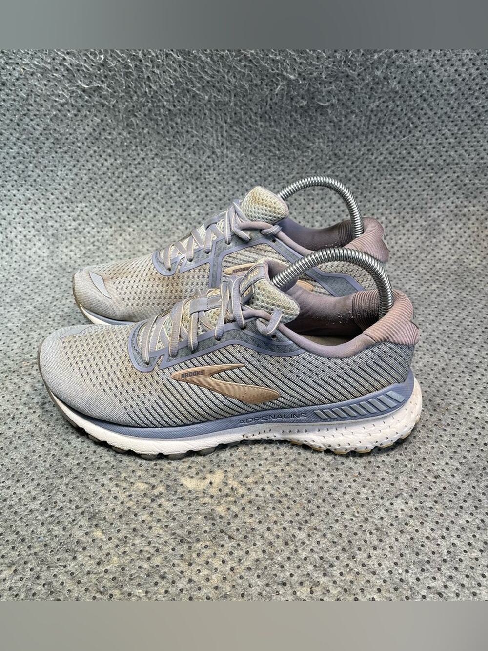 Brooks Adrenaline GTS 20 Grey Running Shoes Size 8.5 Women’s